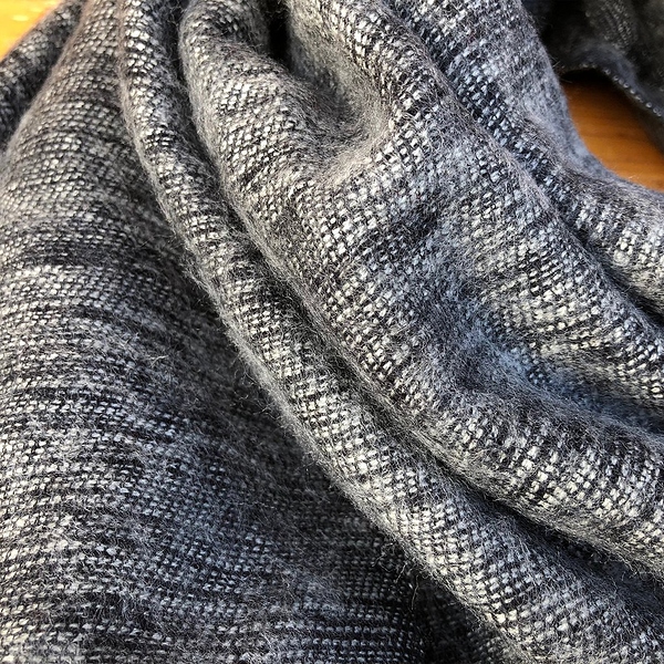 Charcoal_grey_shawl_0001_close_up2_1024x1024